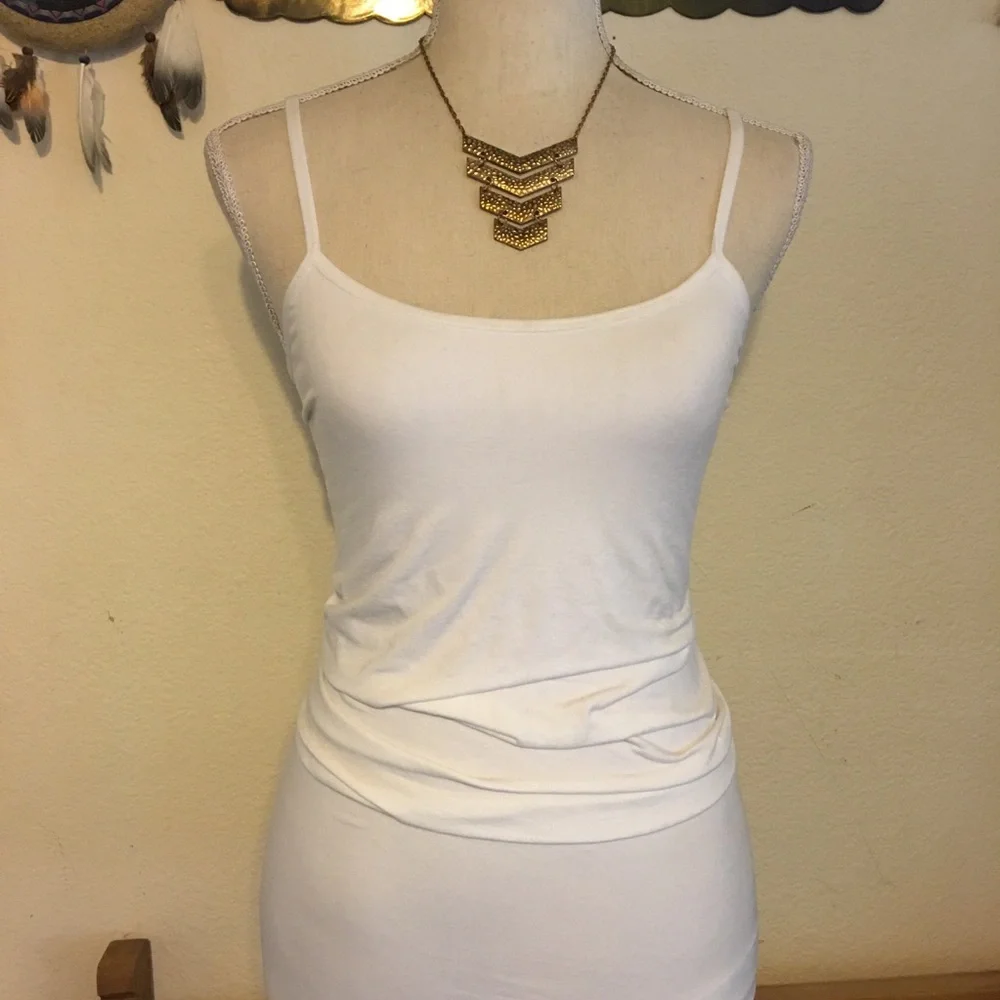 Textured gold tone disc necklace